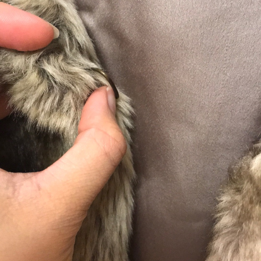 Heartloom Faux Fur Vest Size XS - Picture 4 of 4